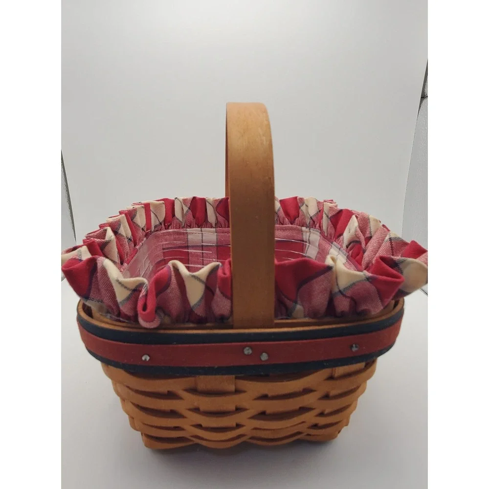Vtg Longaberger All American Strawberry Basket with Liner Picnic Plaid 2001